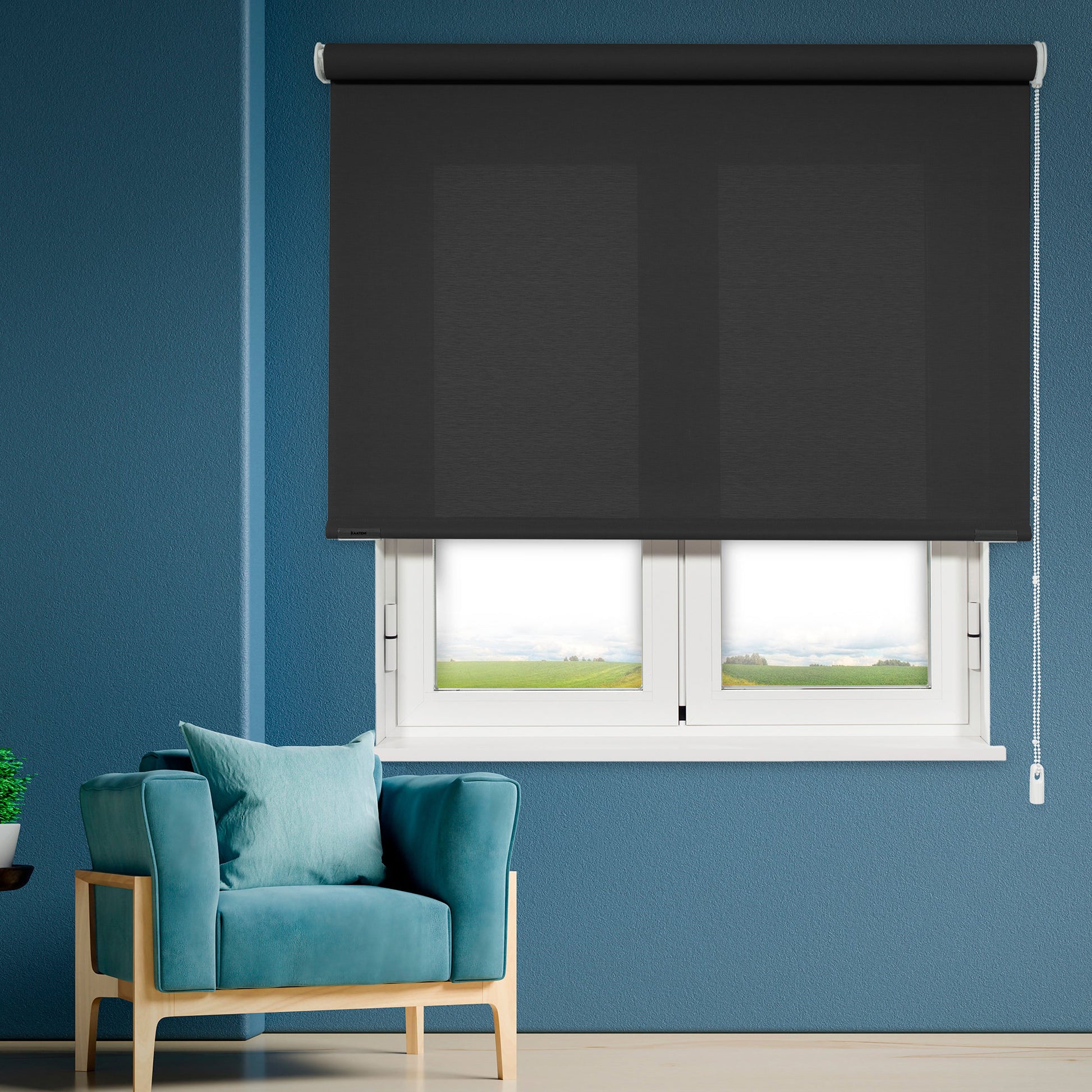 estor enrollable screen 3% apertura color ebony en ventana de salón