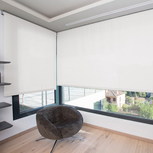 Estor enrollable screen 1% en color blanco en mirador
